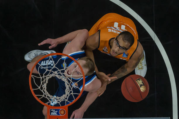 首盘比赛中 首盘比赛中